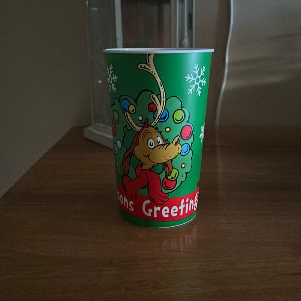 Grinch plastic cups
